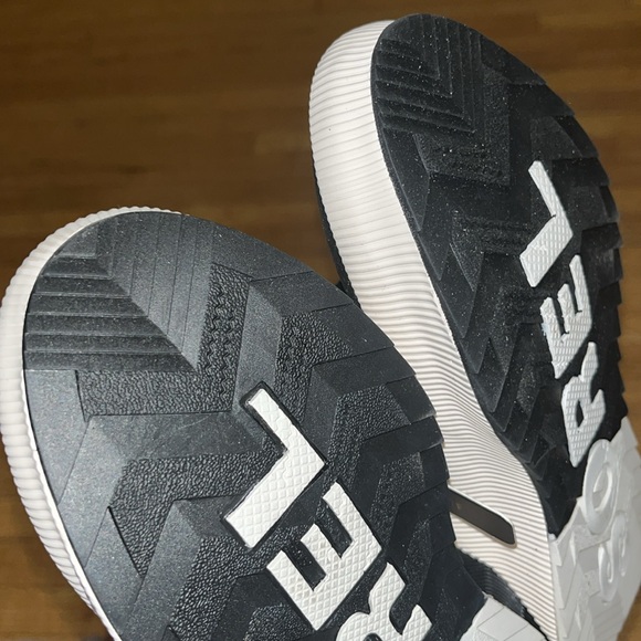 Sorel WOMEN'S OUT N ABOUT™ III WATERPROOF MID SNEAKER - Picture 13 of 16